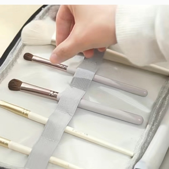 Double layered makeup/travel bag - Picture 4 of 6